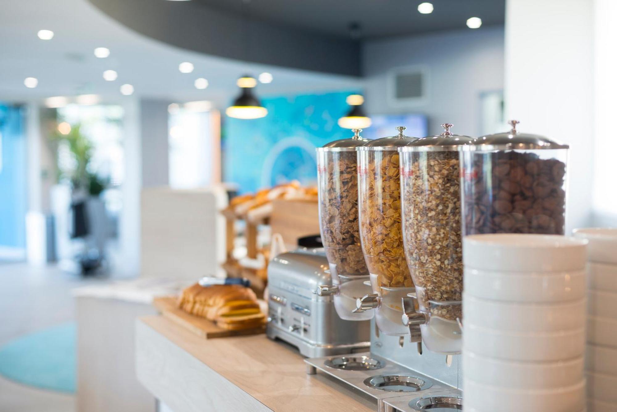 Holiday Inn Express Paris - Velizy By Ihg Luaran gambar